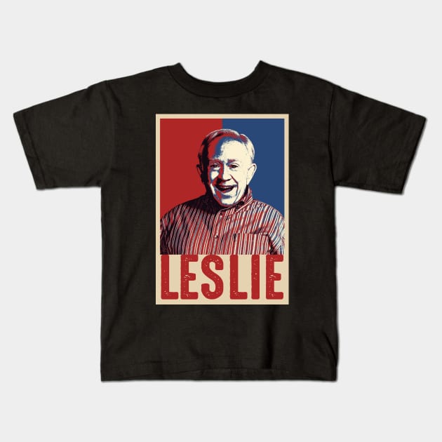 Leslie Jordan Pop Art Style Kids T-Shirt by mia_me